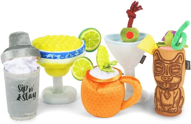 PLAY-Brinquedos-fofos-para-caes-de-pelucia-–-Barktender-Bar